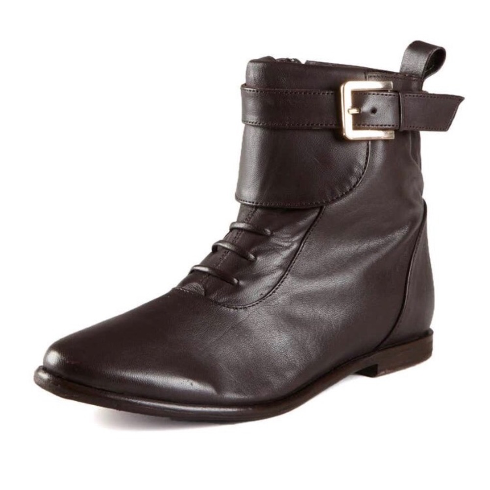 Pilar Abril boot